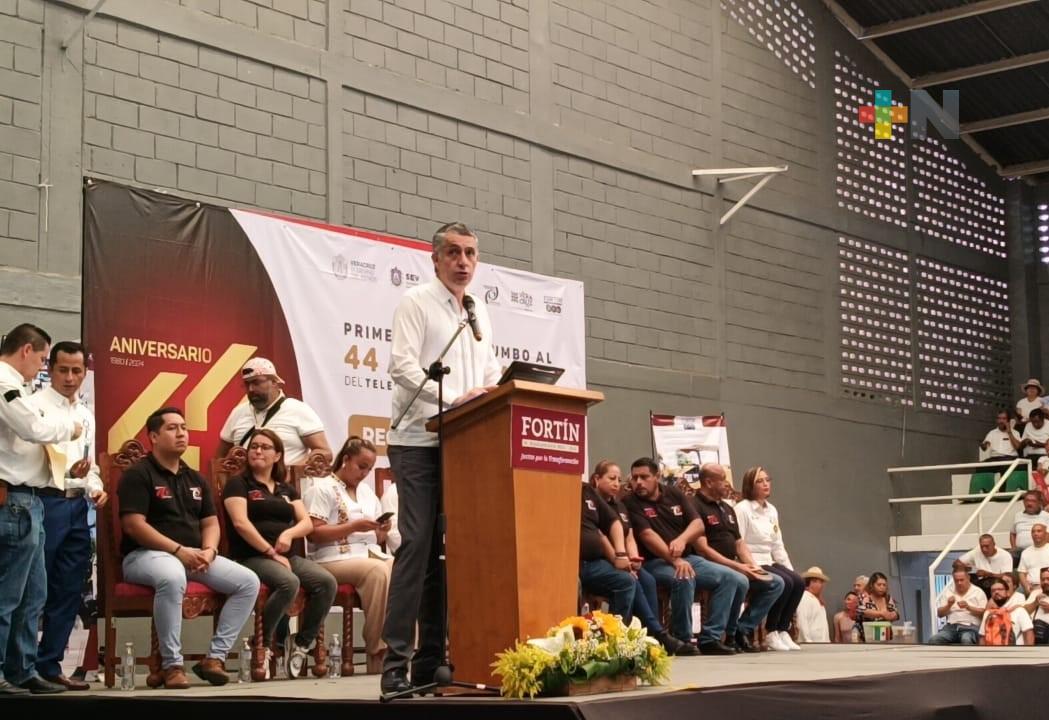 Festejan el 44 aniversario de la creación de Telebachilleratos de Veracruz en Fortín