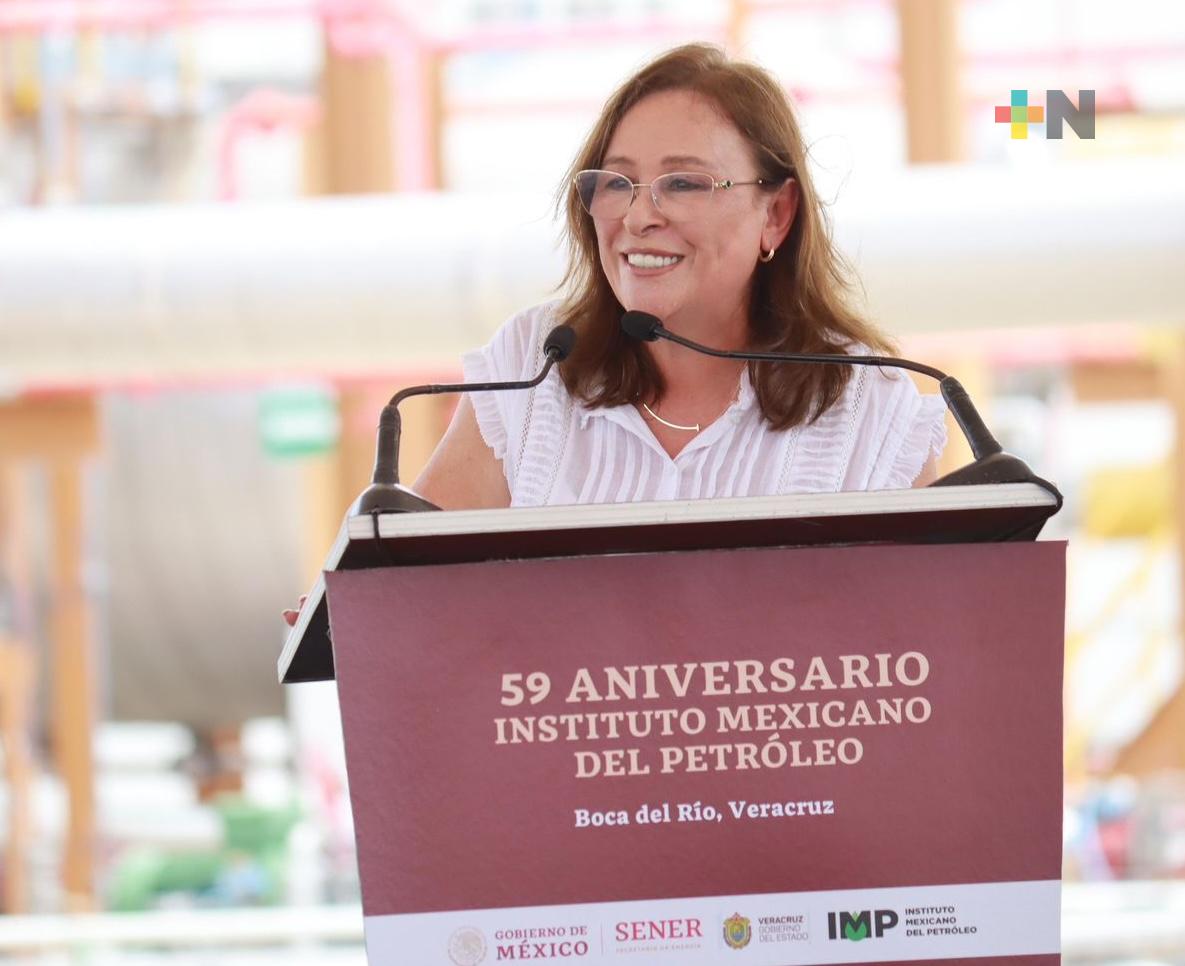 Rocío Nahle asiste a conmemoración del 59 aniversario del IMP en Boca del Río
