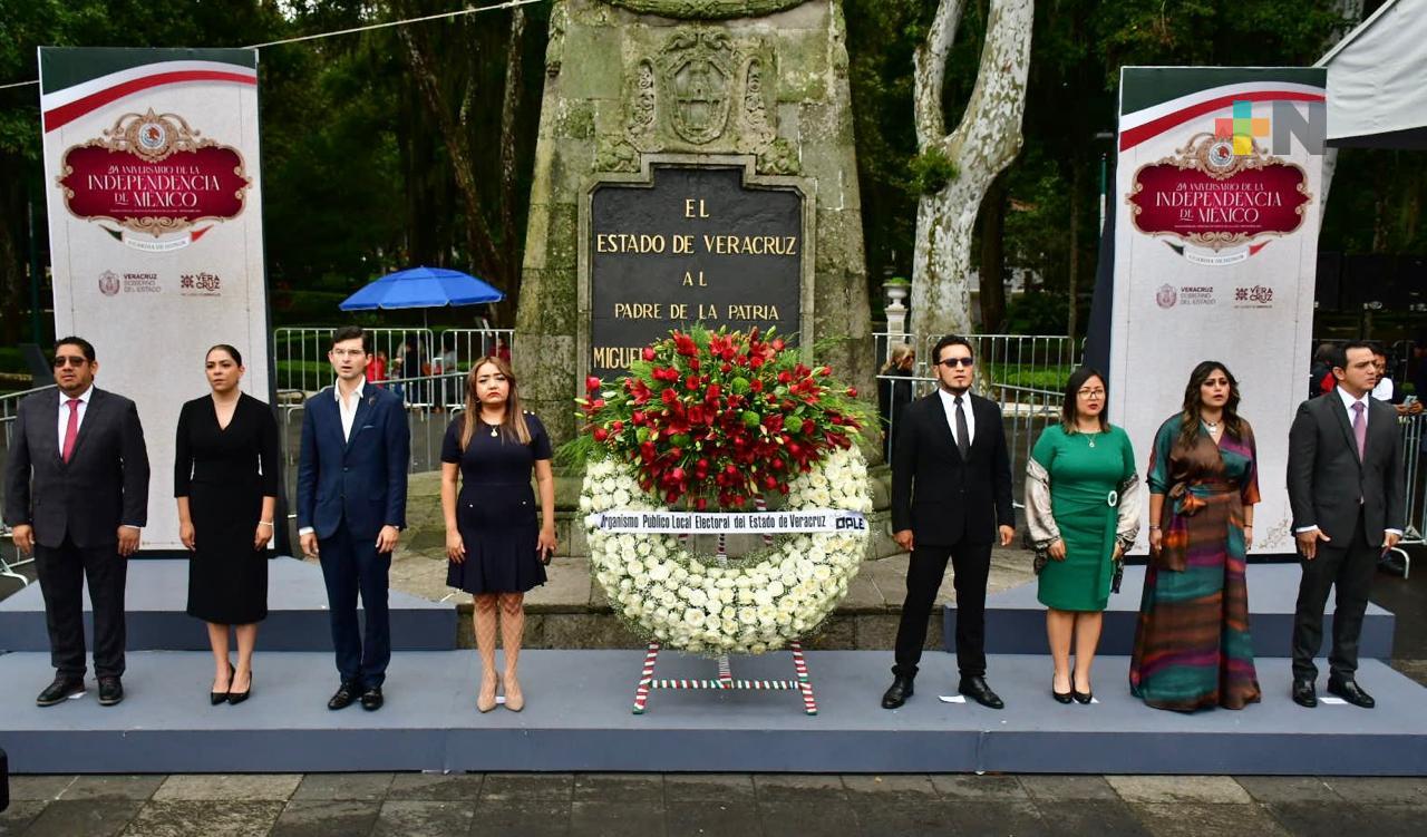 OPLE Veracruz monta guardia de honor a heroínas y héroes de la Independencia de México