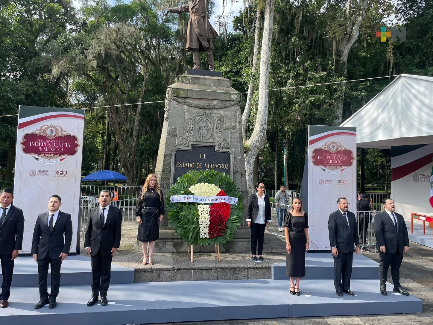DIF Estatal monta guardia de honor al 214 aniversario de la Independencia de México