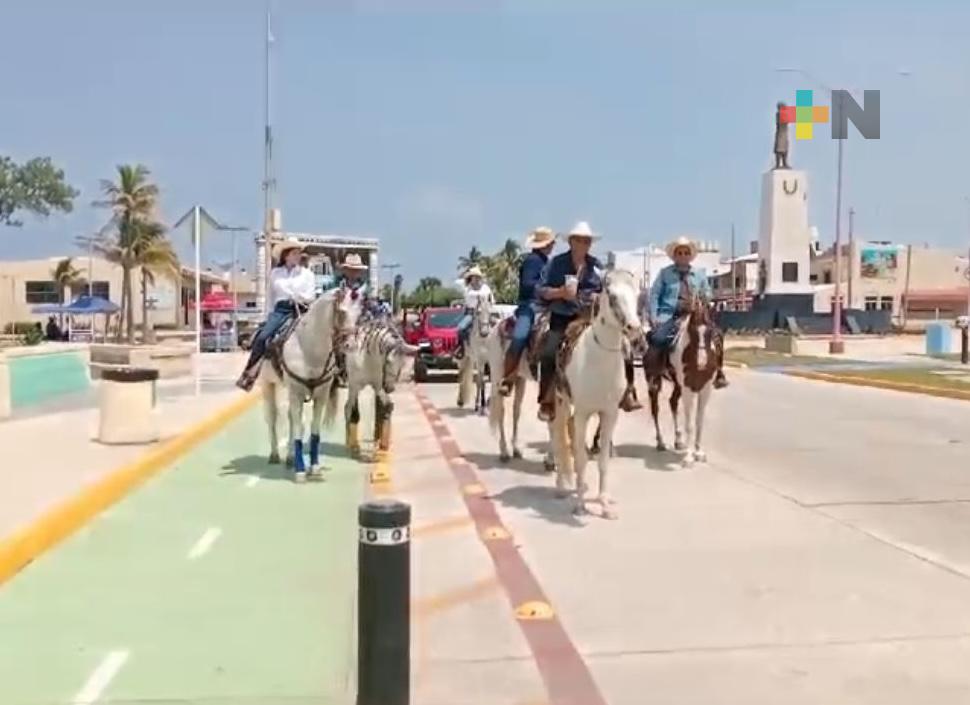 Conmemoran el Día Nacional del Charro en Coatzacoalcos