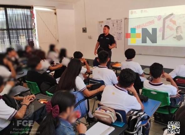 Imparte UECS plática sobre engaño telefónico y extorsión a estudiantes de Fortín