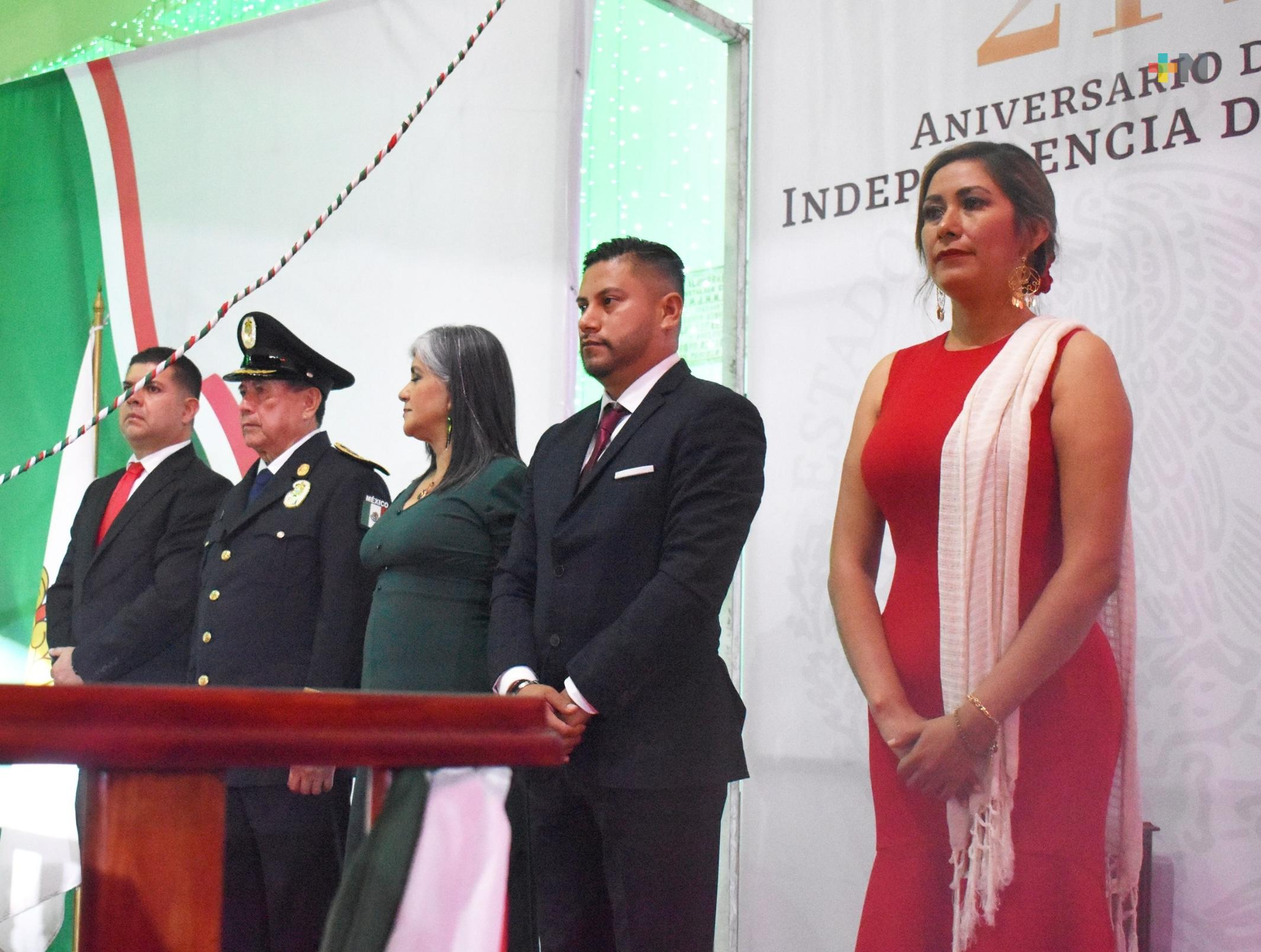 El IPAX participa en conmemoración de Grito de Independencia de México, en Teocelo