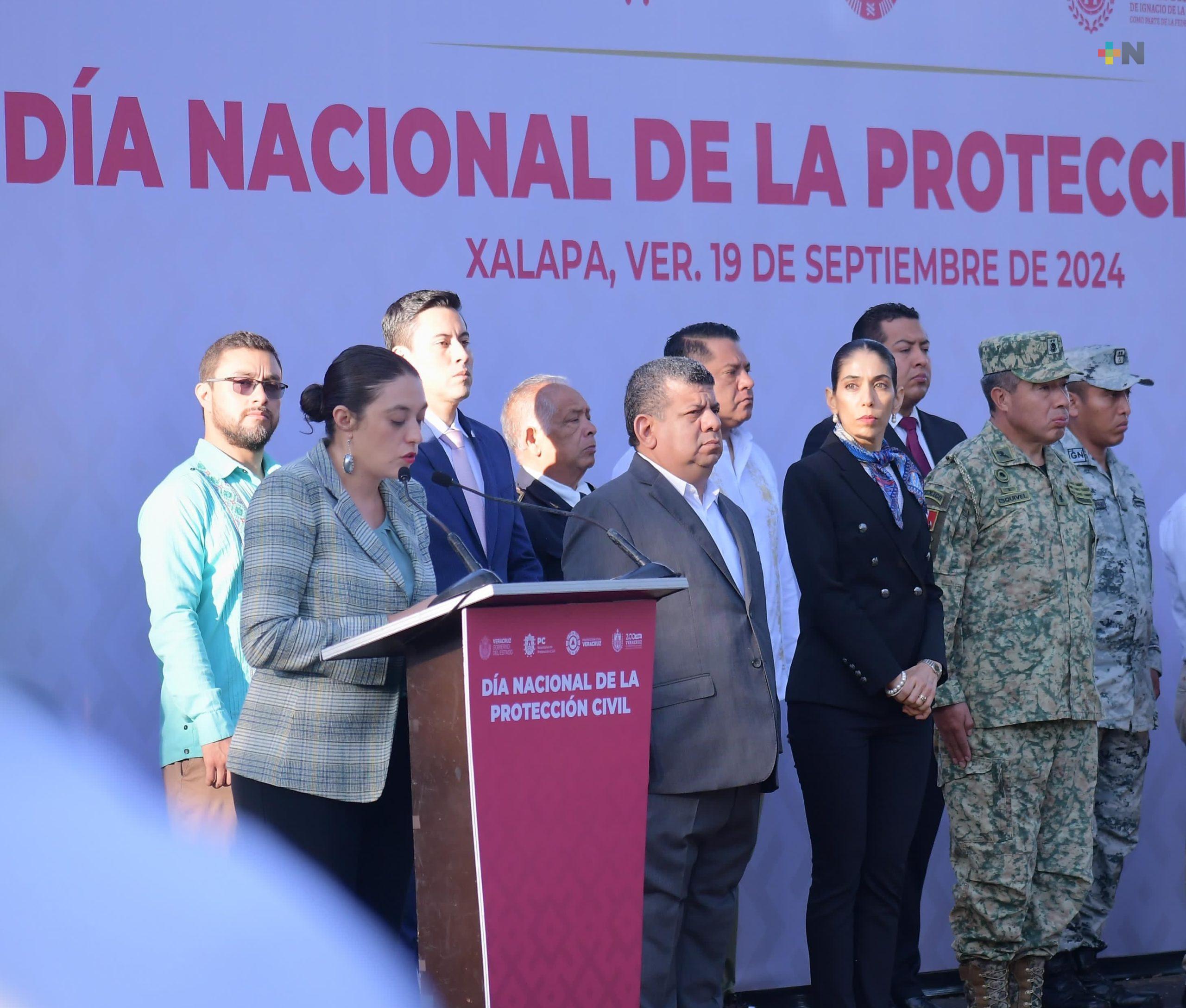 Fiscal general asiste a ceremonia conmemorativa del Día Nacional de Protección Civil