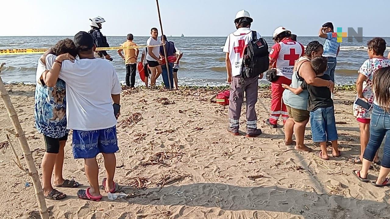 Sobrina y tío fallecen ahogados en playa de Coatzacoalcos