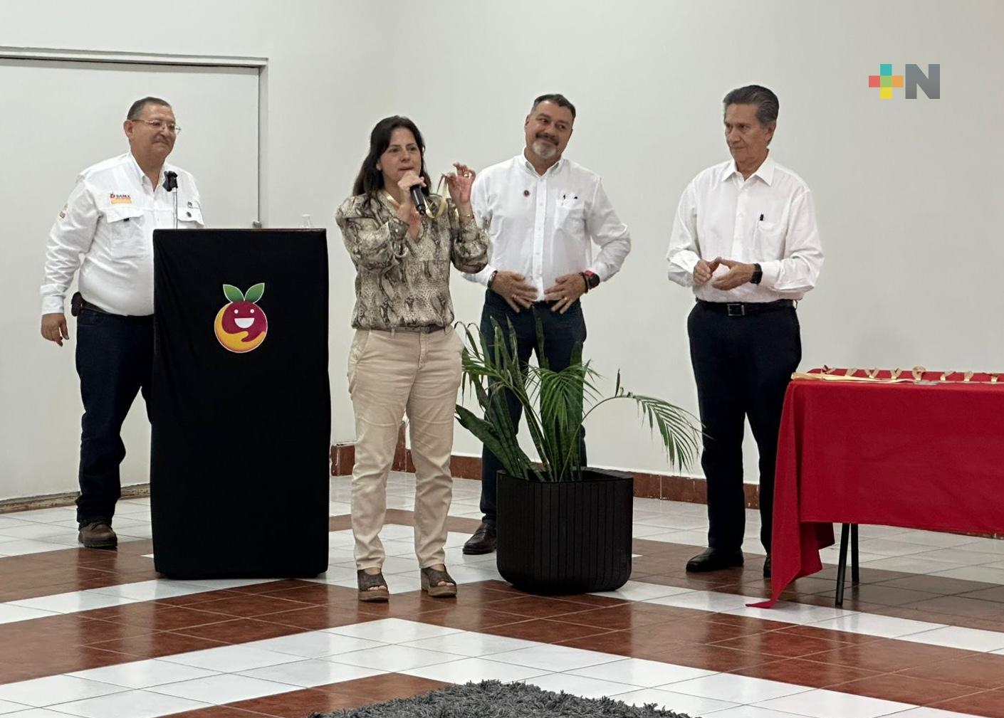 Banco de Alimentos región Olmeca reconoce a quienes donan despensas mensuales a familias vulnerables