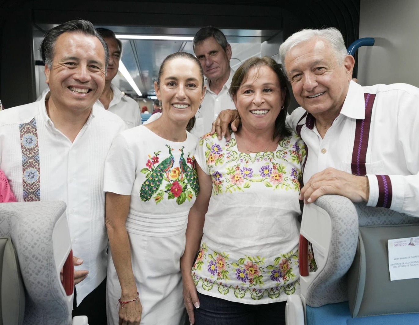 Rocío Nahle acompaña al presidente y a Claudia Sheinbaum en inauguración de Tren Maya