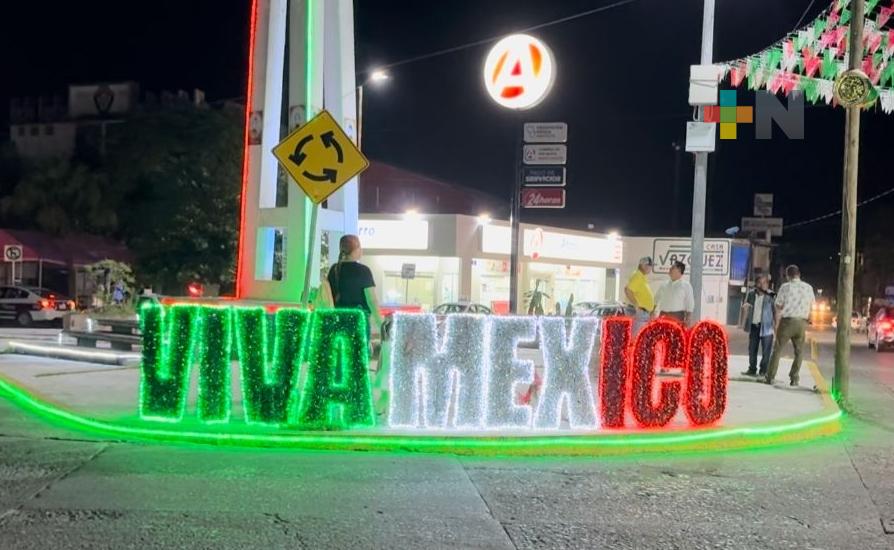Por fiestas patrias, habitantes dan luz, color y vida a comunidad de Villa Independencia
