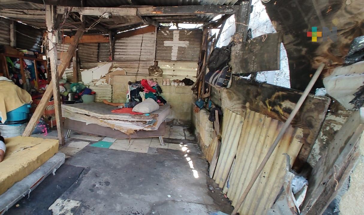 Corto circuito provocó incendio en humilde vivienda de Veracruz puerto; solicitan apoyo