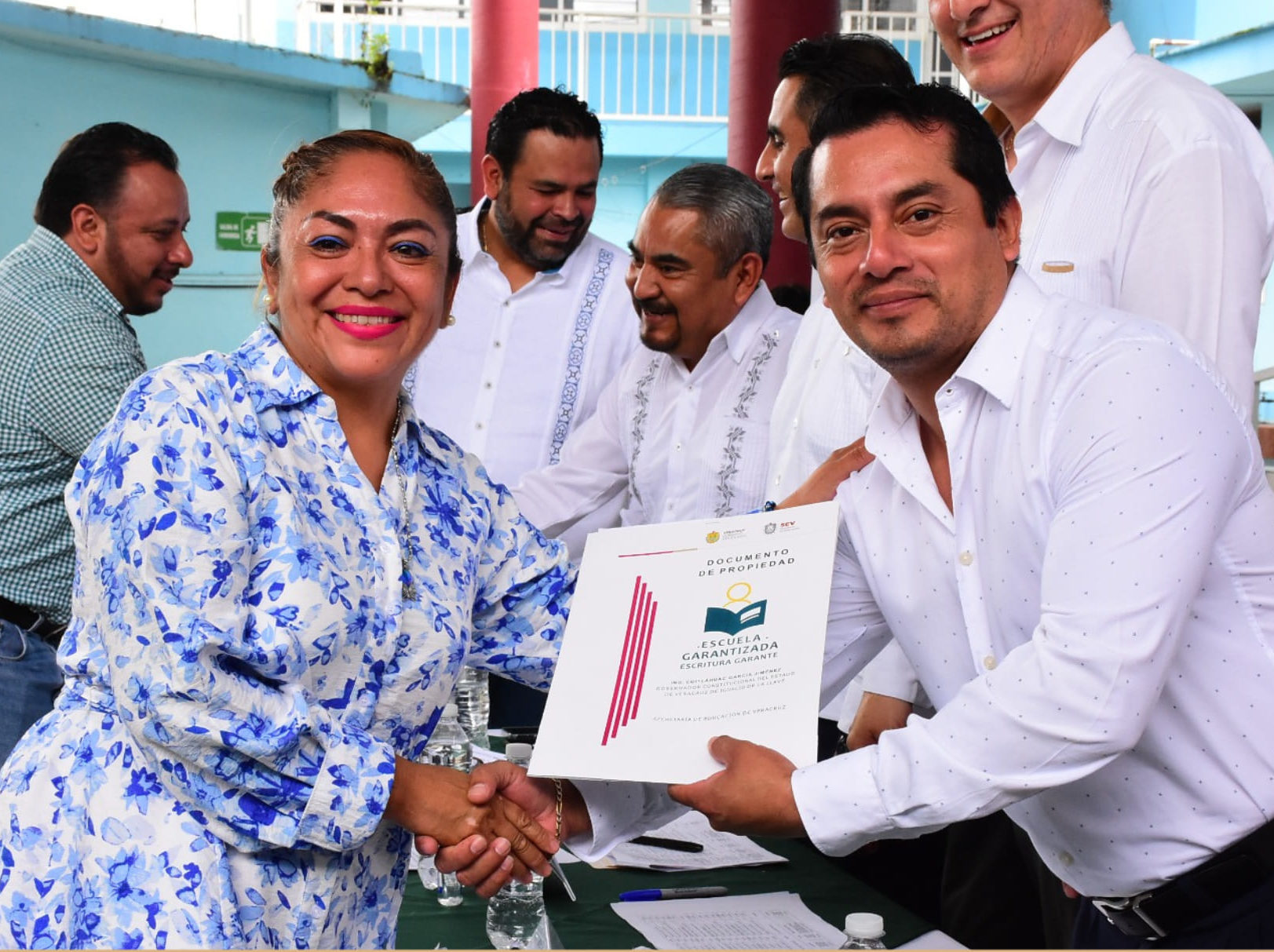 En Fortín, SEV entrega escrituras a escuelas