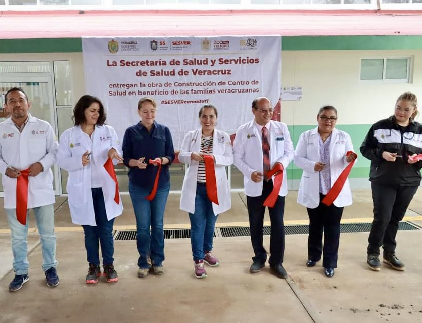 Titular de SS inaugura construcción y reequipamiento del Centro de Maltrata