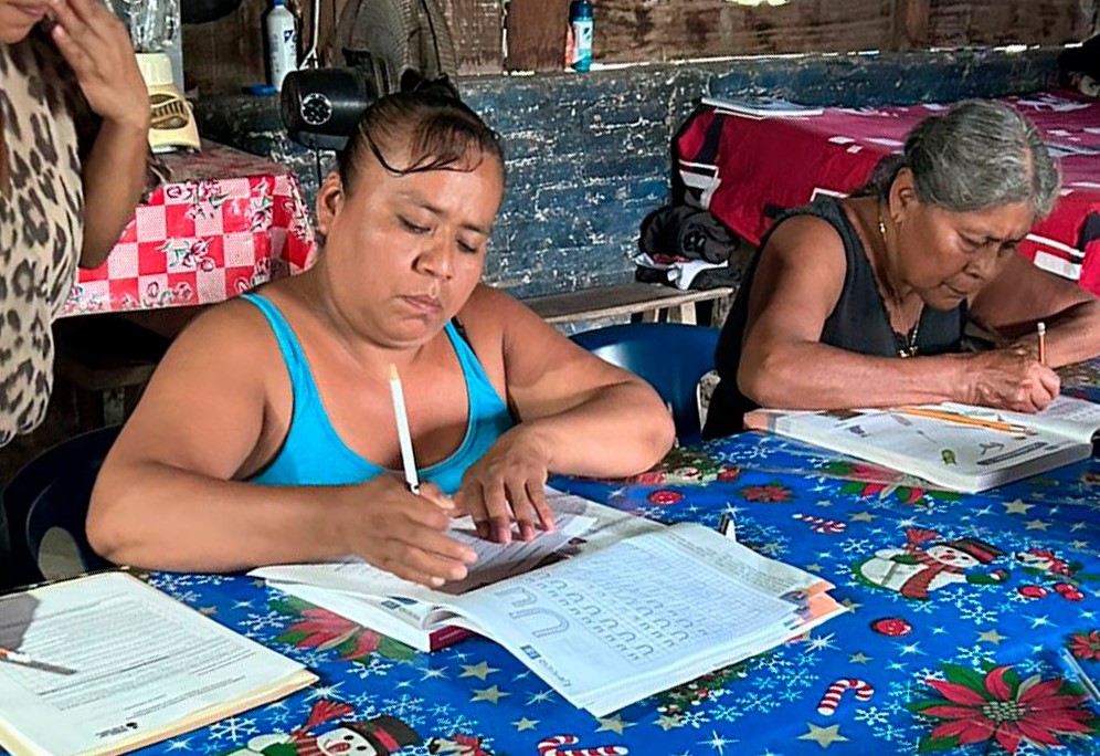 Ayuntamiento trabaja en abatir rezago educativo en congregaciones de Xalapa