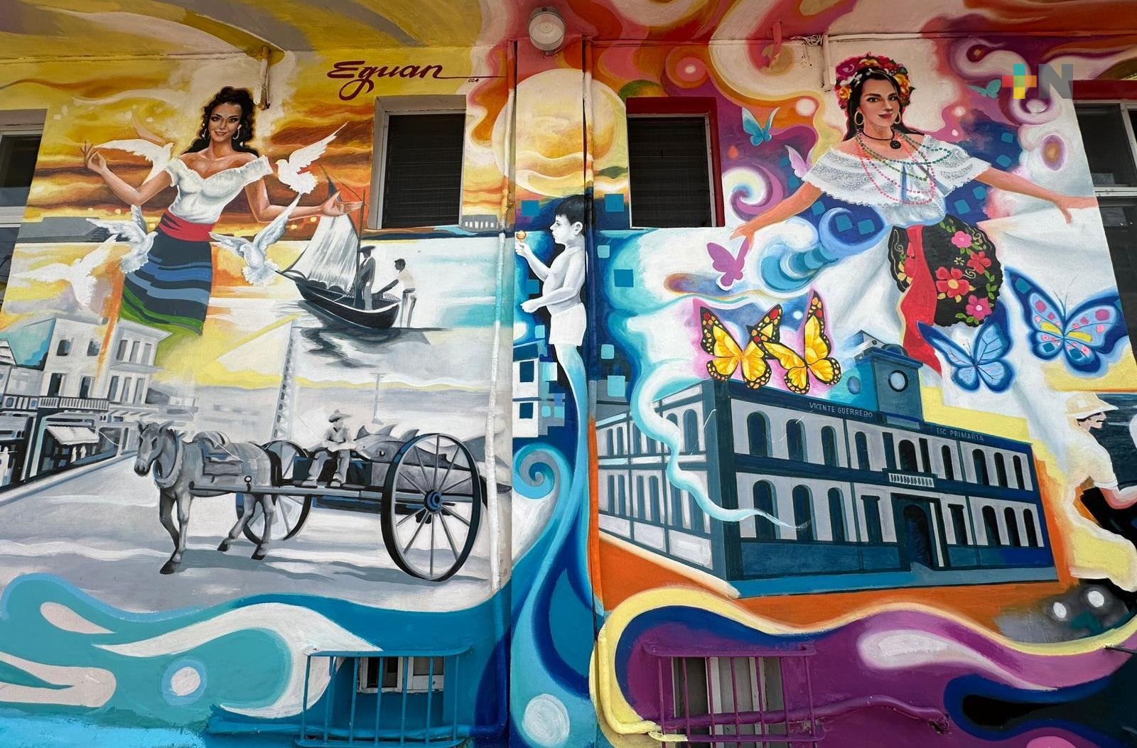 Inauguran mural donde plasman historia del antiguo Coatzacoalcos