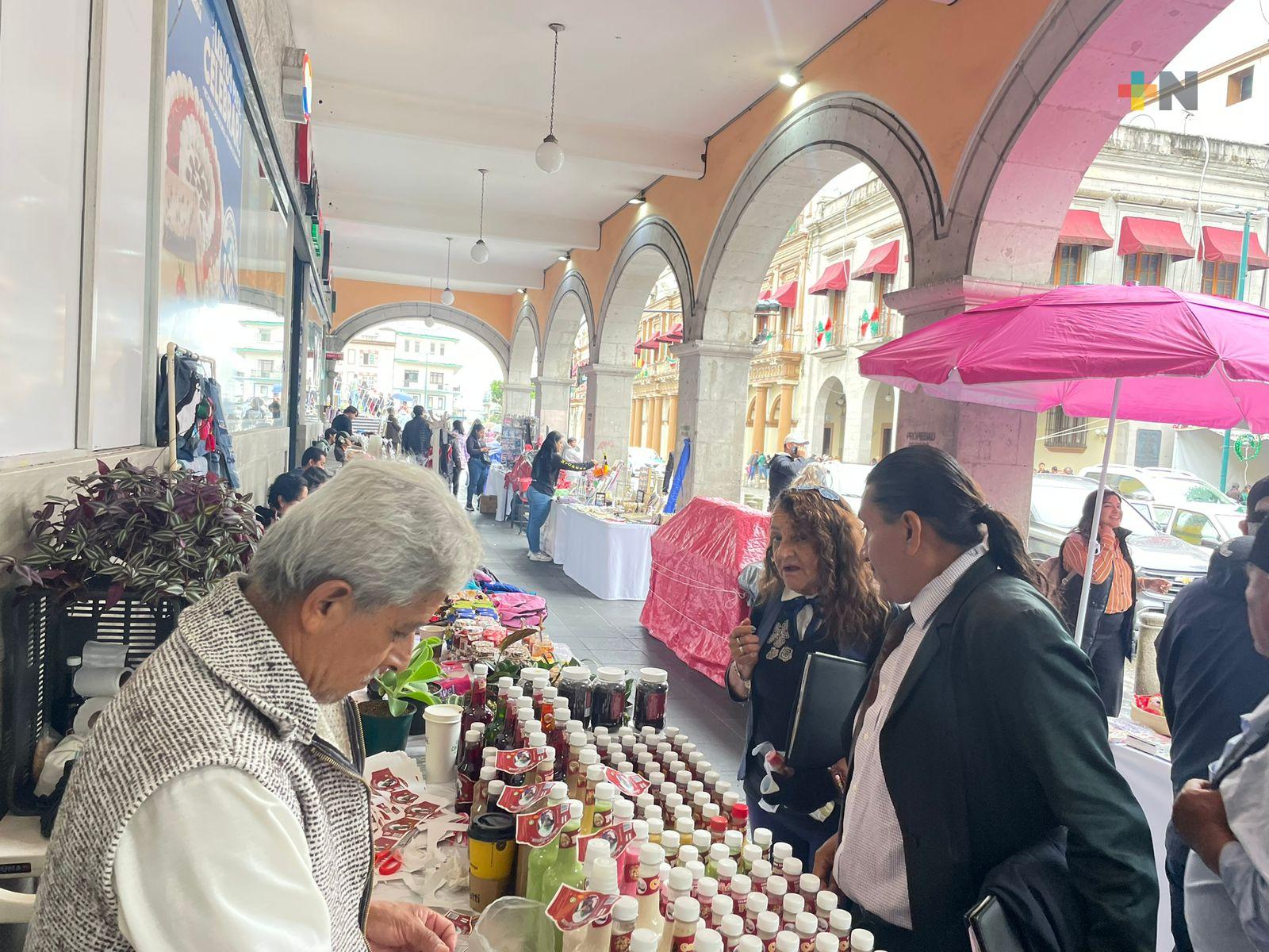Llegada de visitantes a Xalapa favorece ventas de artesanos