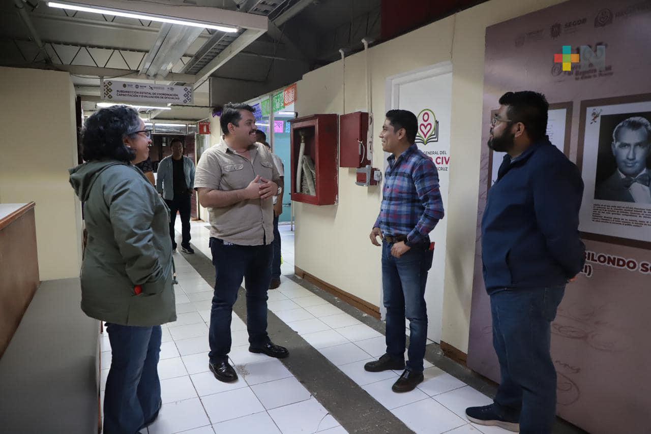 Supervisa secretario de Gobierno  operatividad y servicios del Registro Civil del estado