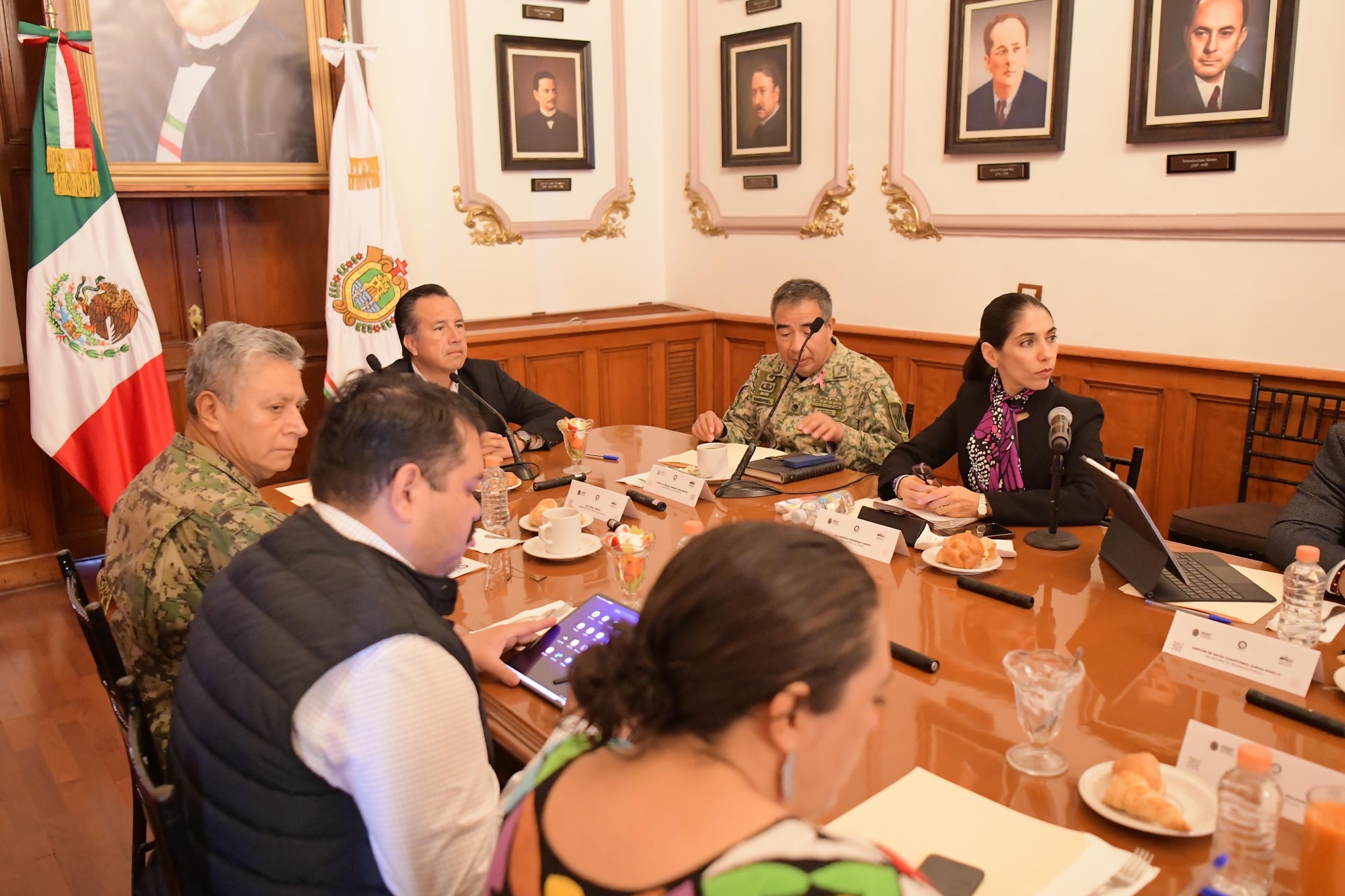 Mesa de Coesconpaz sesiona en Palacio de Gobierno
