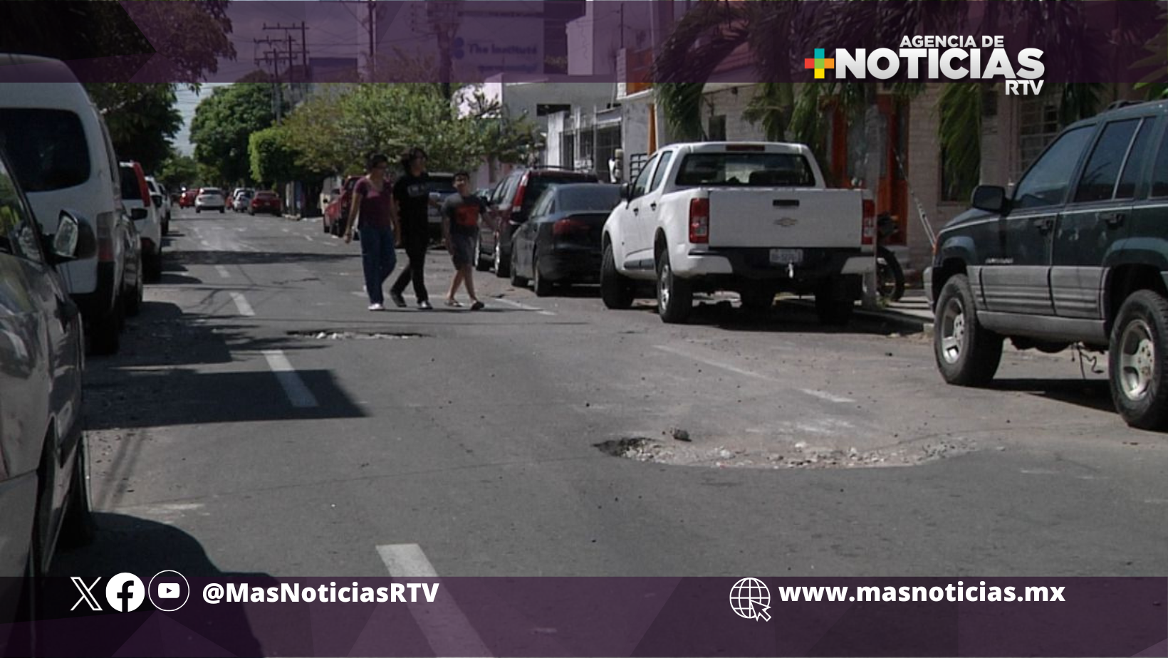 Baches y más baches en colonia Flores Magón de Veracruz