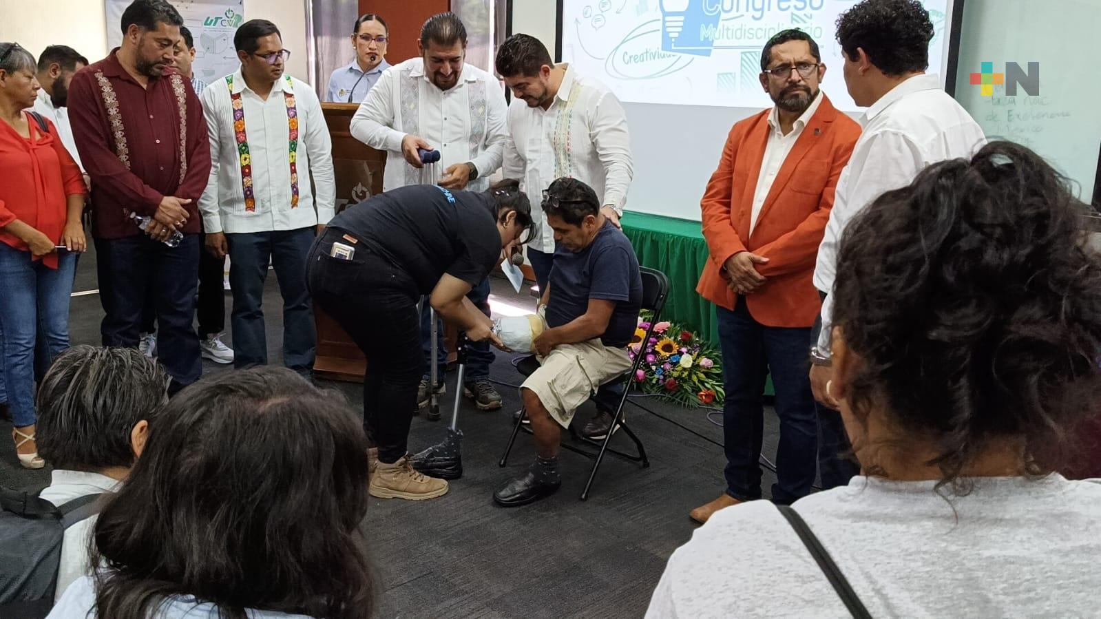 Estudiantes del Tecnológico de Poza Rica hacen entrega de cinco prótesis