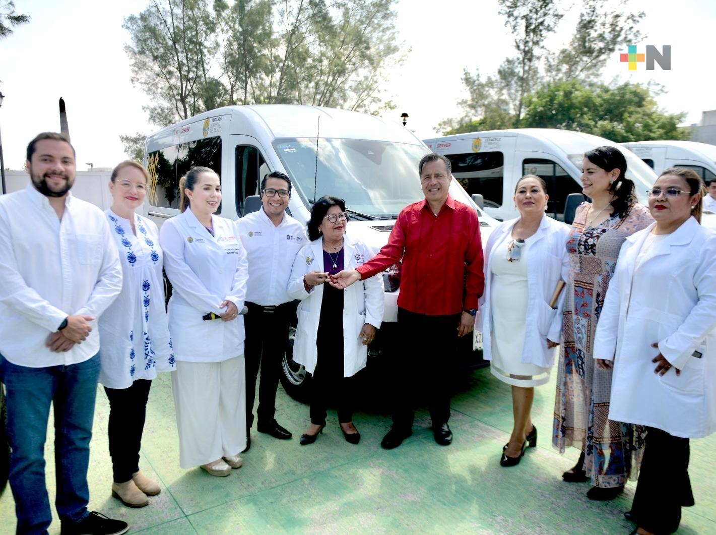 Entrega Gobernador 13 vehículos para los distritos de salud y oficinas del sector