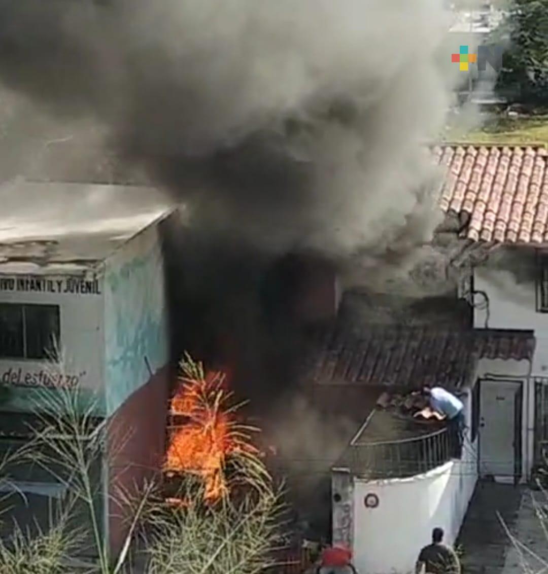 Se incendia vivienda en fraccionamiento Geo Los Pinos de Veracruz puerto