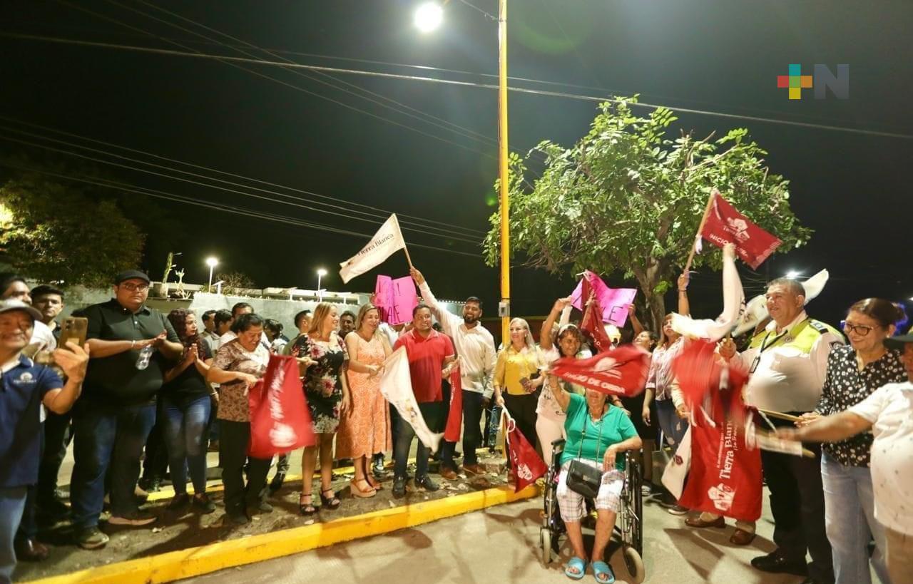 Tierra Blanca renueva alumbrado público