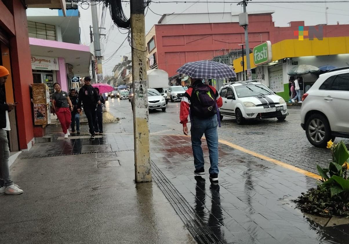 Chubascos y lloviznas aisladas en zona montañosa de Veracruz