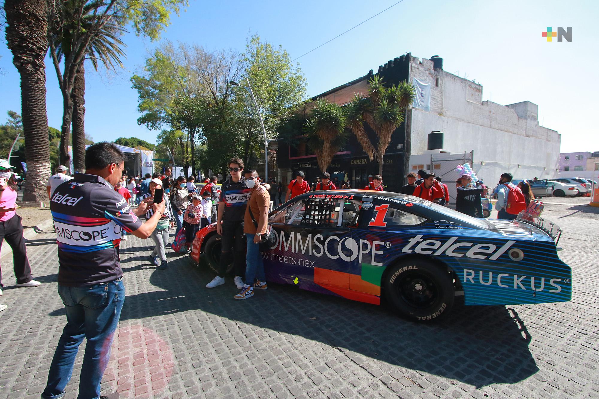 Fiesta del deporte motor con el NASCAR México Series Parade, en Puebla