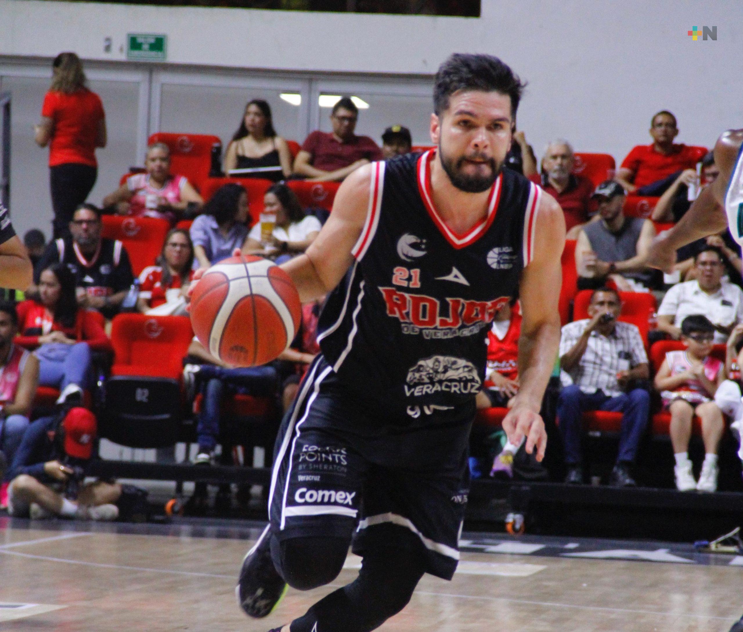 Halcones Rojos barren en la serie con las Abejas de León