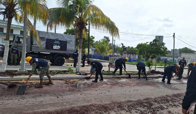 Marina continúa brindando apoyos a Guerrero y Yucatán tras paso de huracanes John y Milton