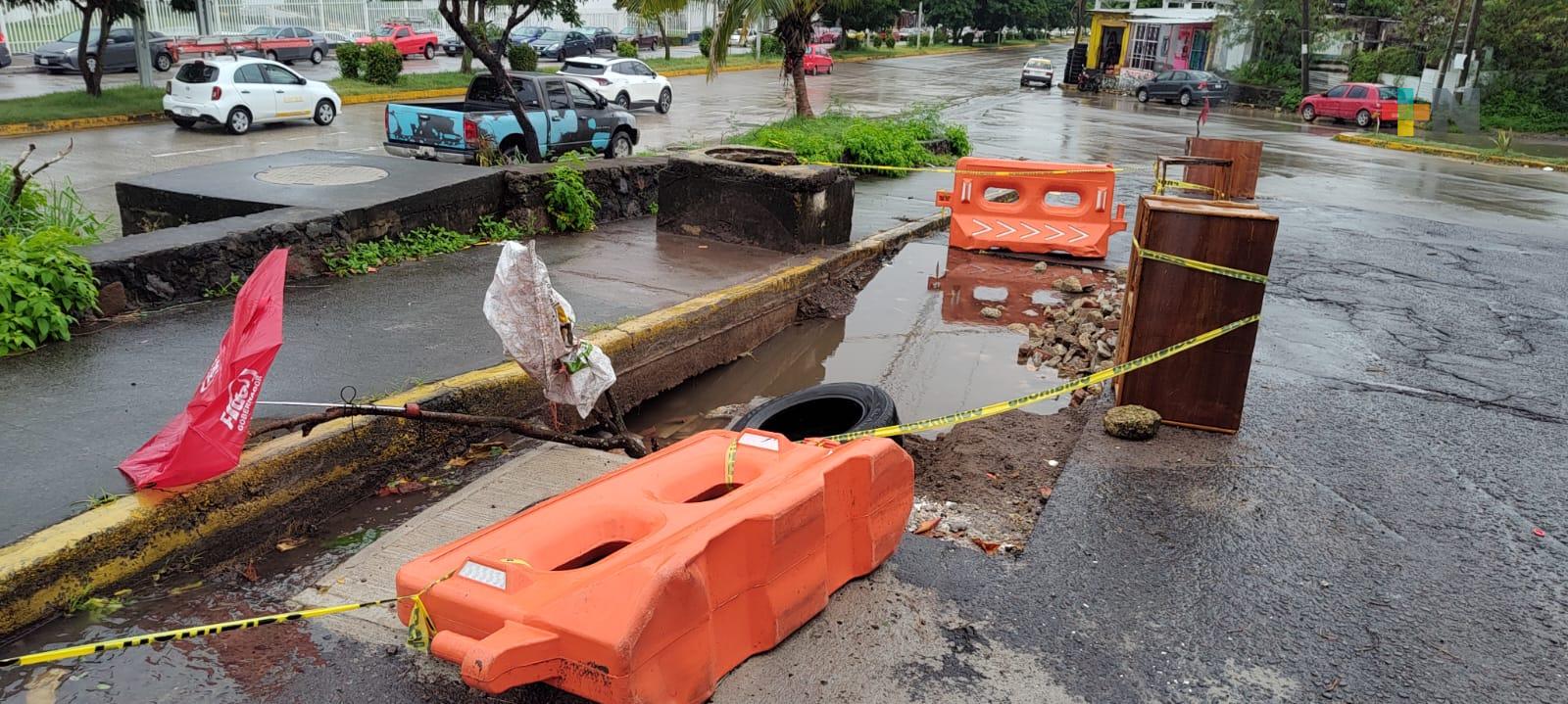 Otro socavón en Veracruz puerto debido a las recientes lluvias