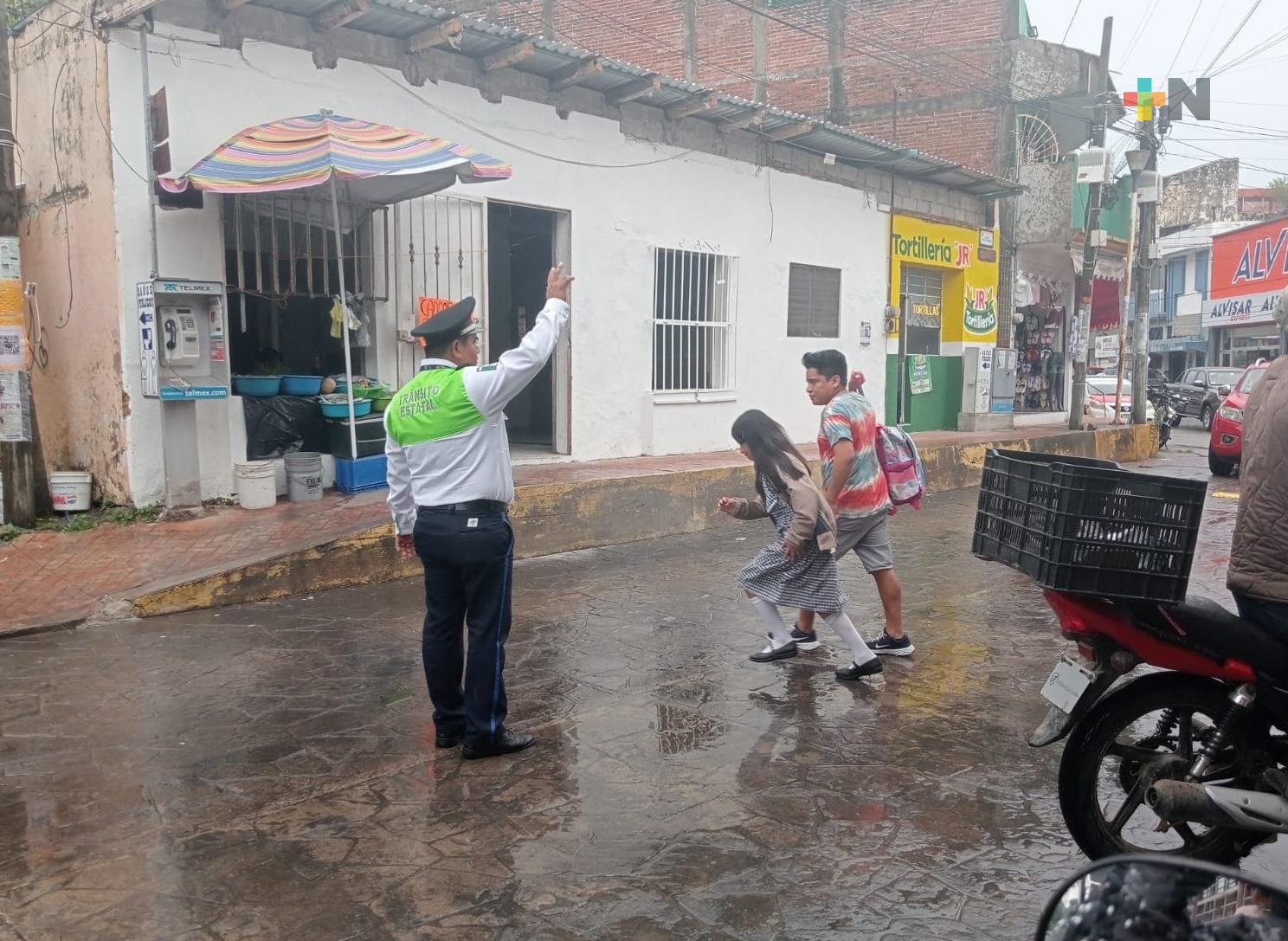 La DGTSV brinda seguridad vial en municipios de Agua Dulce y Coatzacoalcos