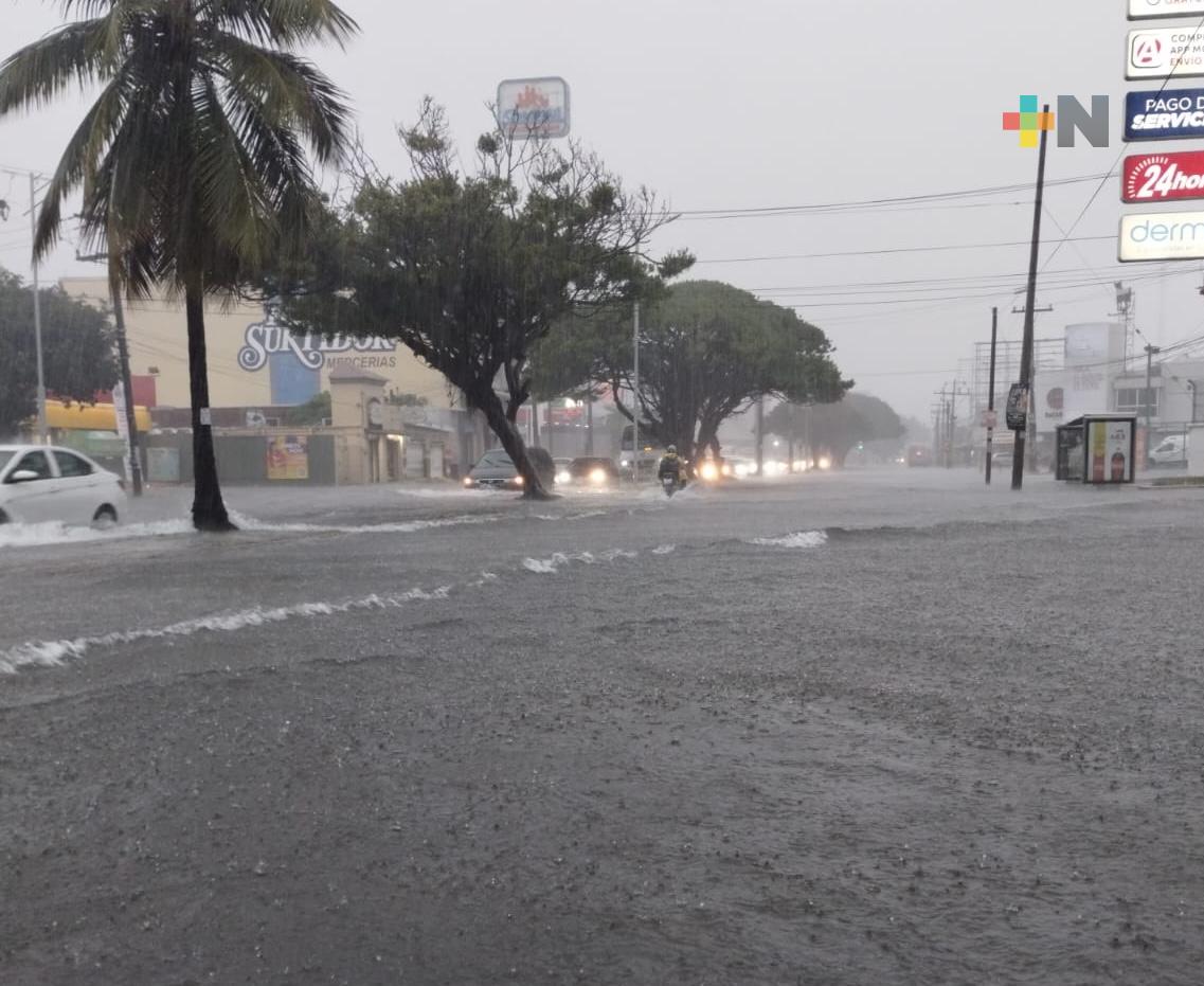 UV Región Veracruz suspende clases este lunes por intensas lluvias
