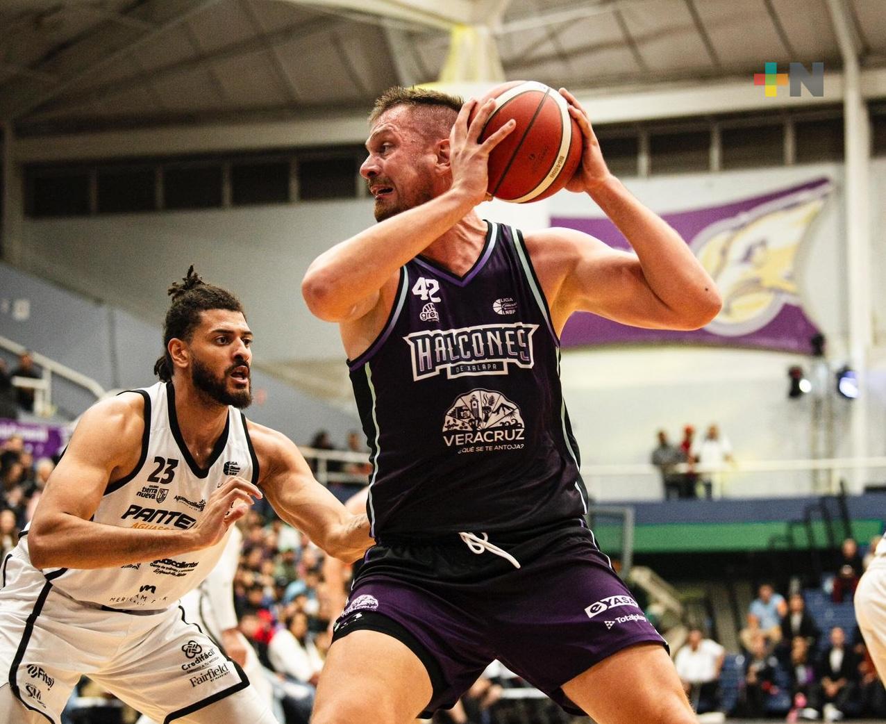 Halcones de Xalapa aventaja dos juegos a cero los playoffs sobre Aguascalientes