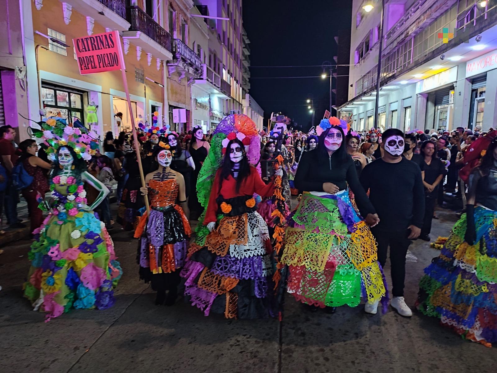 Realizan papaqui de Catrinas en Veracruz puerto