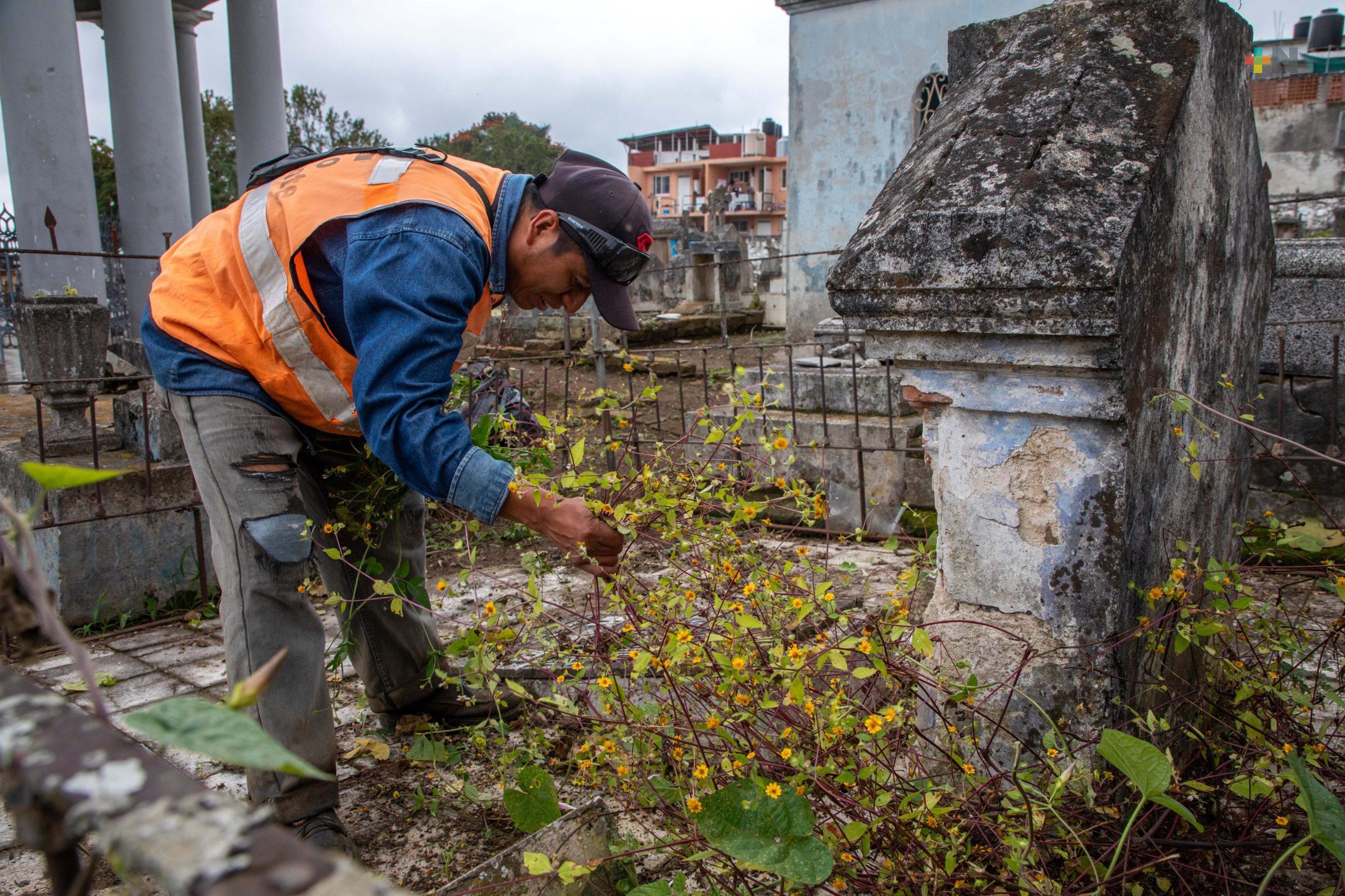 Emite PC Municipal recomendaciones por visita masiva a los panteones