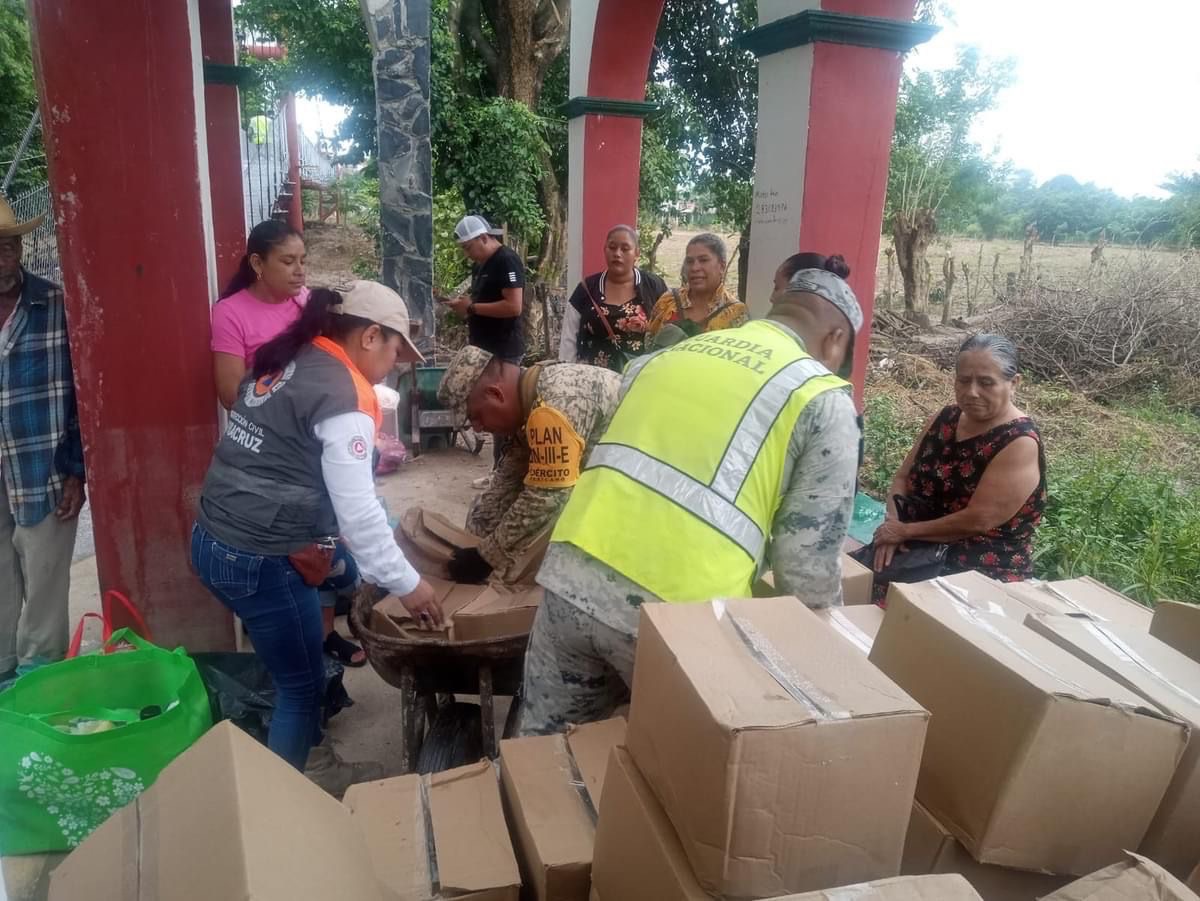 Continúan distribuyéndose insumos humanitarios en la cuenca del Papaloapan