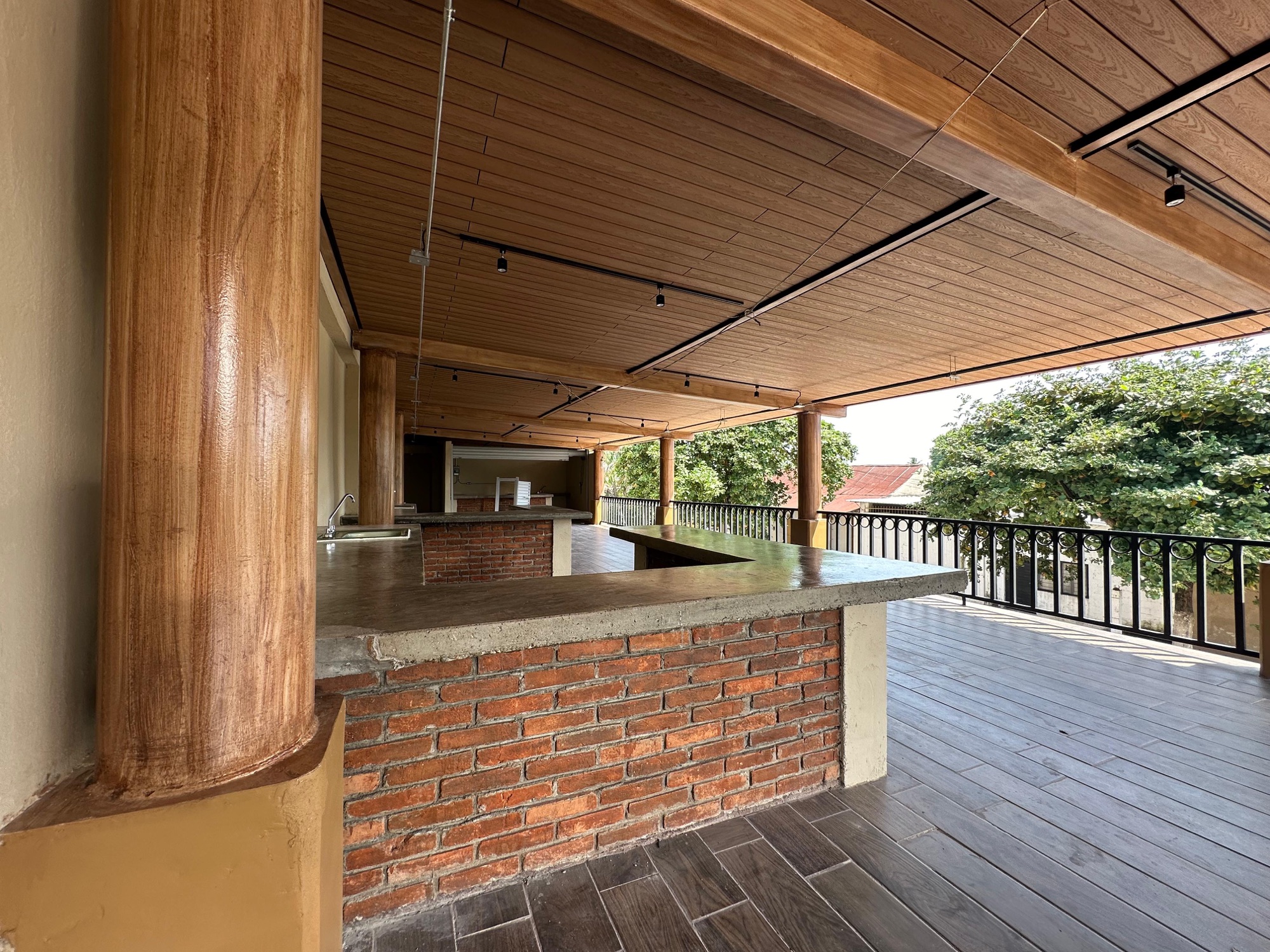 Rehabilitación del Mercado de Otatitlán registra 90% de avance