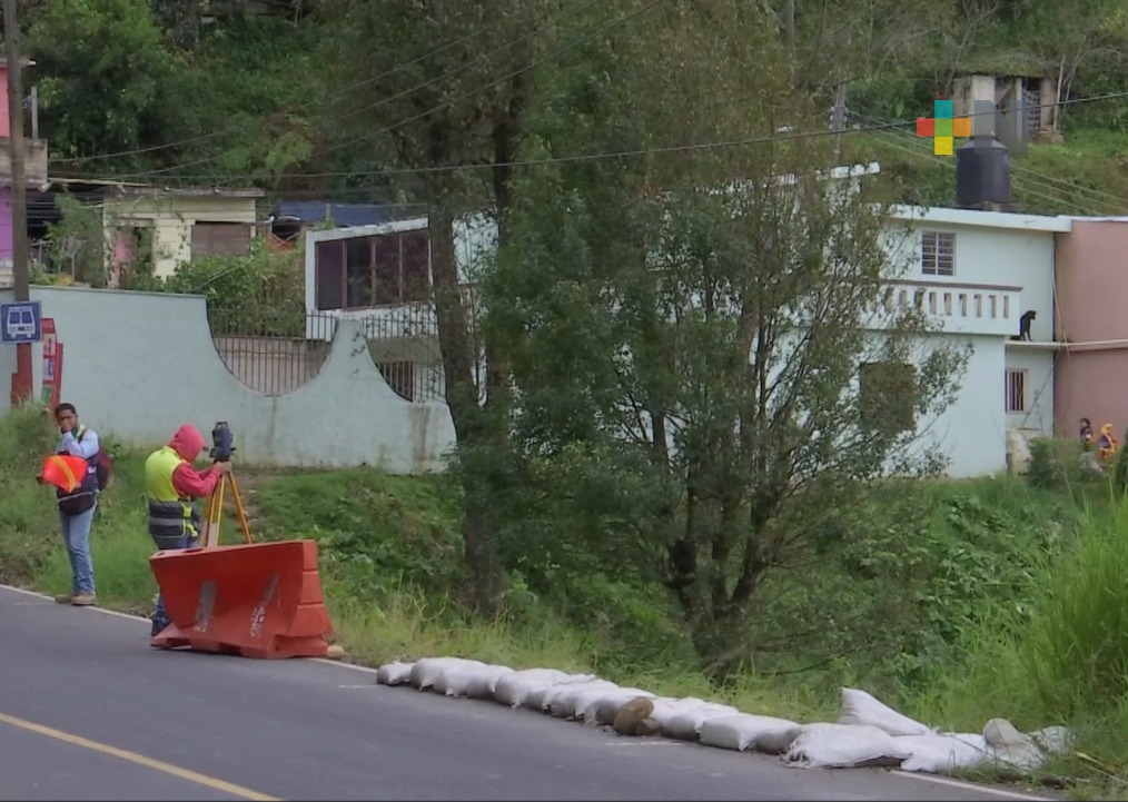 Inician trabajo para arreglar deslave en colonia Boquerón de Banderilla