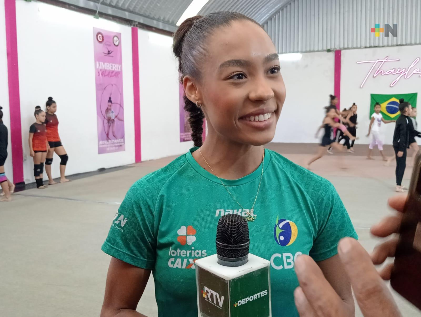 Brinda curso de gimnasia en Xalapa, Geovanna Do Santos