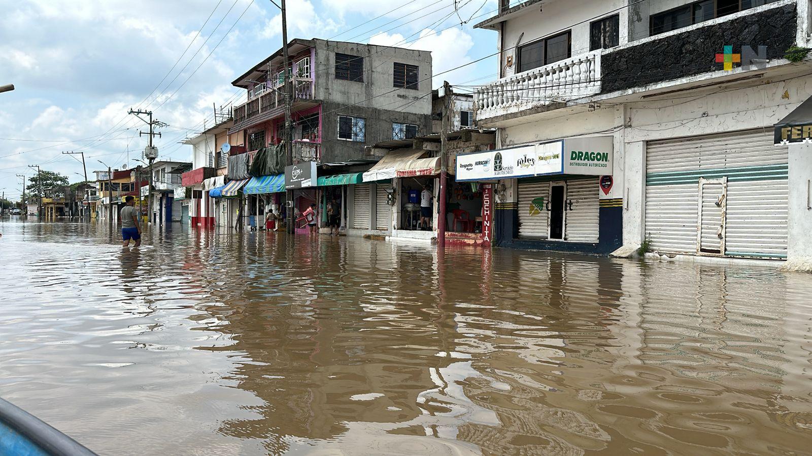 Se empieza a desbordar el río Coatzacoalcos en el municipio Minatitlán