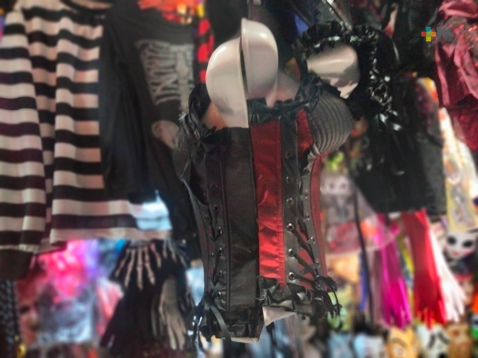 Disfraces de catrinas y personajes de terror ya se venden en Xalapa
