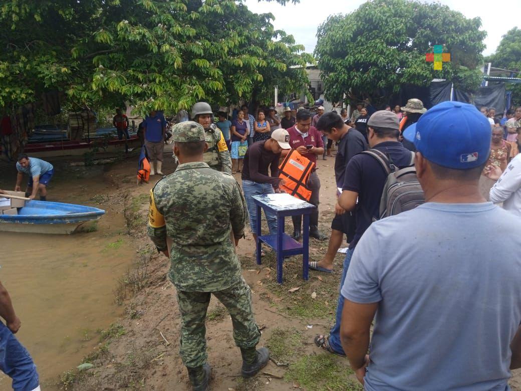 Distribuye Sedena 5 mil despensas en municipios afectados por desbordamiento del río Coatzacoalcos