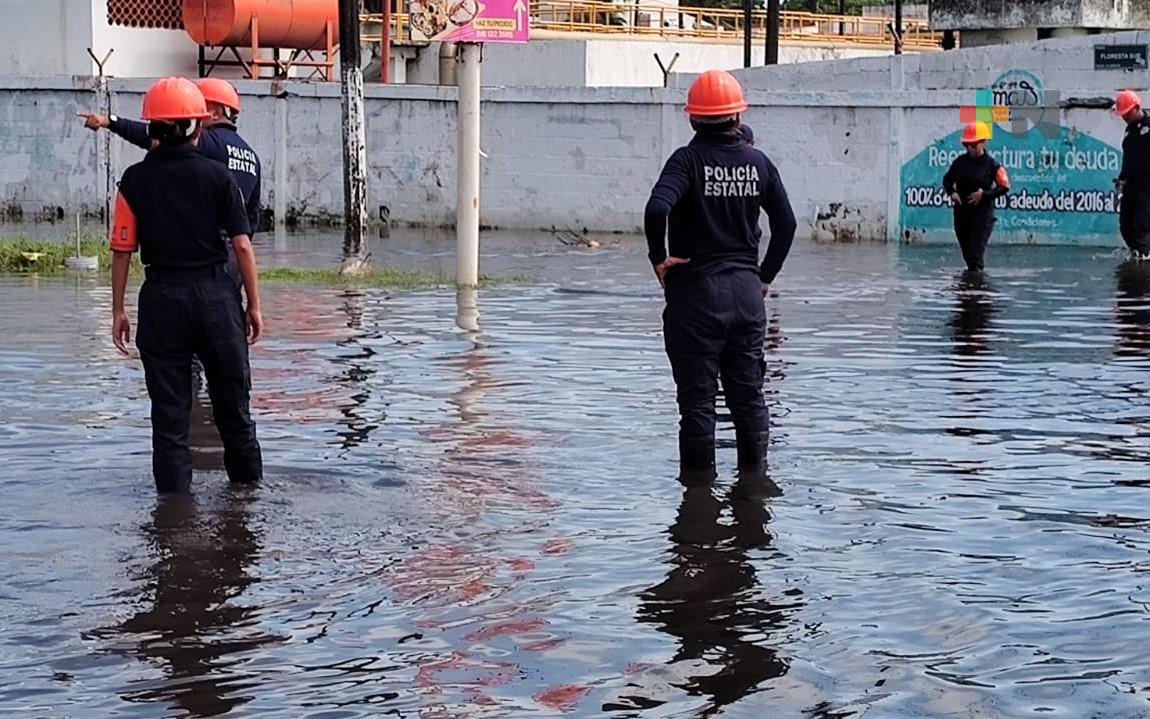Marina y SSP atienden a familias perjudicadas por lluvias en Veracruz-Boca del Río
