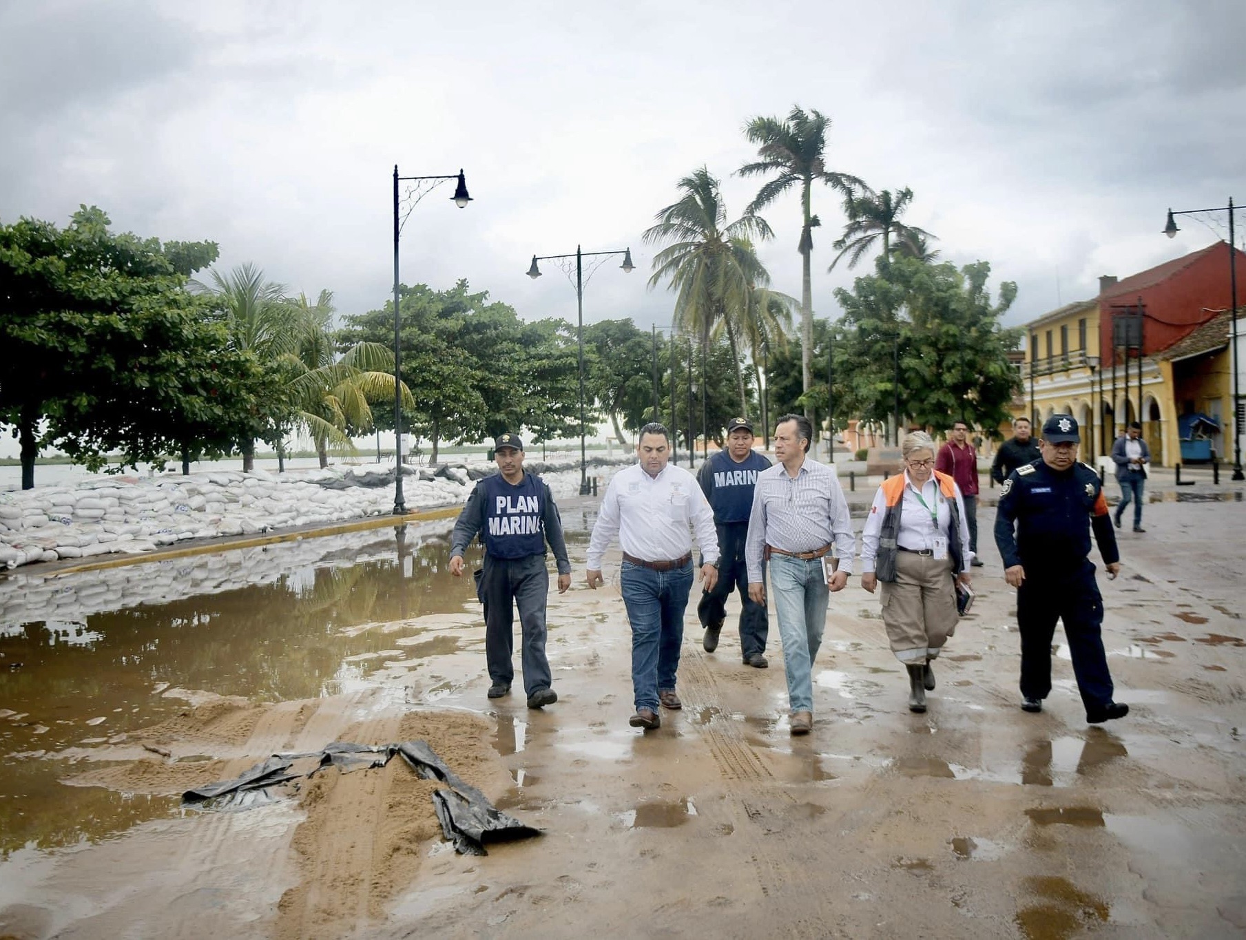 Gobernador supervisa en Tlacotalpan acciones ante la emergencia hidrológica