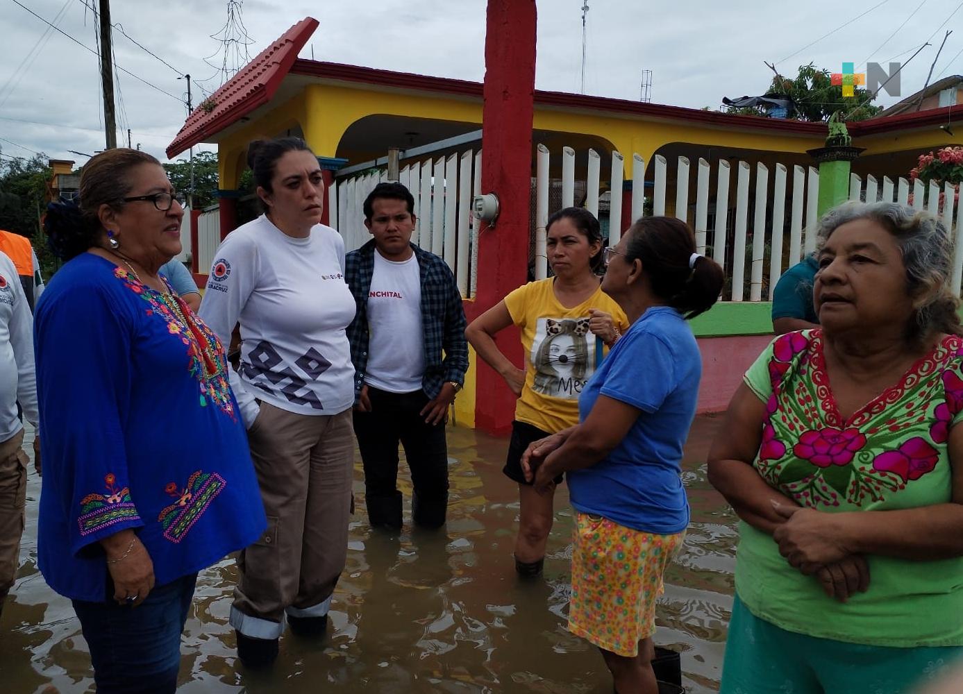 Guadalupe Osorno evalúa daños ocasionados por lluvias en Nanchital