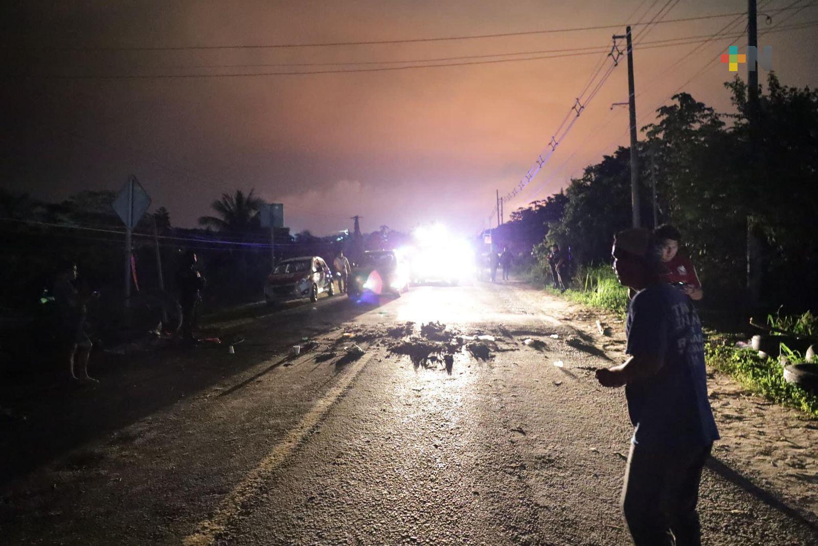 Tras 96 horas liberan carretera Antigua-Minatitlán