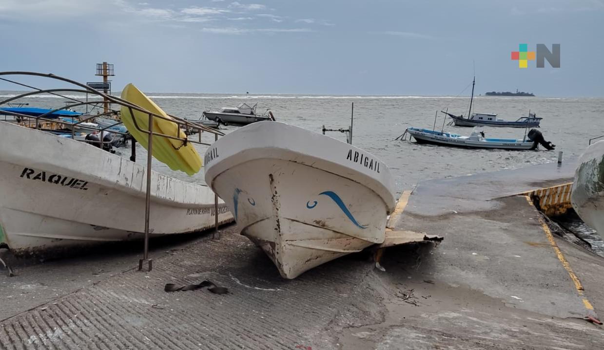 Cientos de pescadores paran labores por evento de norte