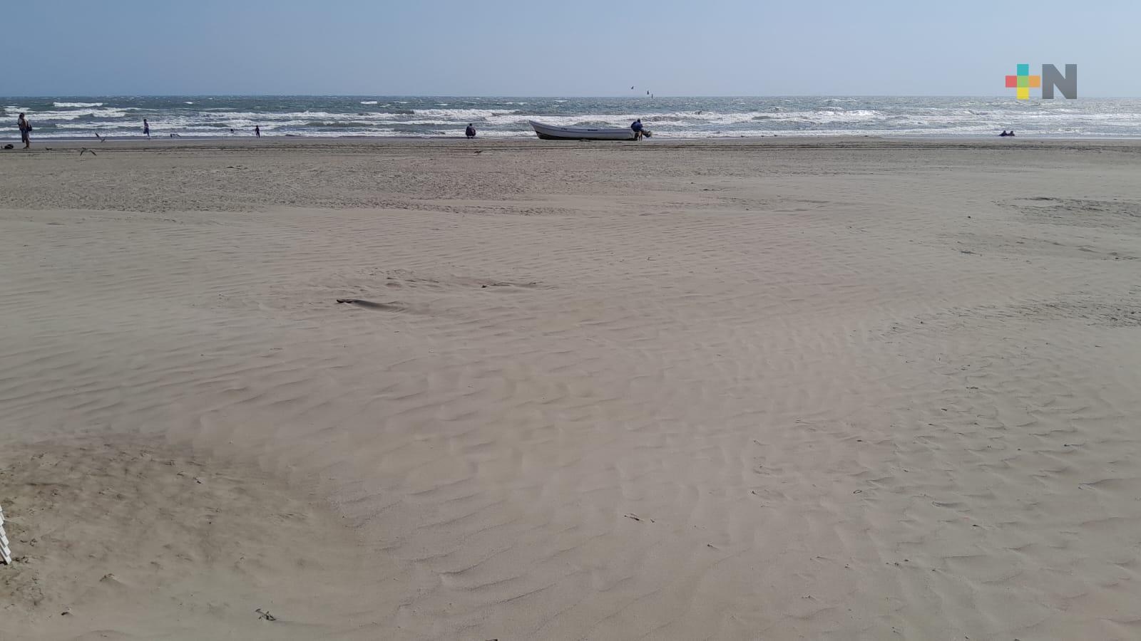 Cierran playas de Boca del Río por evento de norte