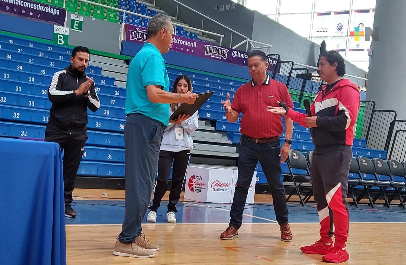 Imparte Clínica de futbol «Formar ganando», José Luis «Güero» Real