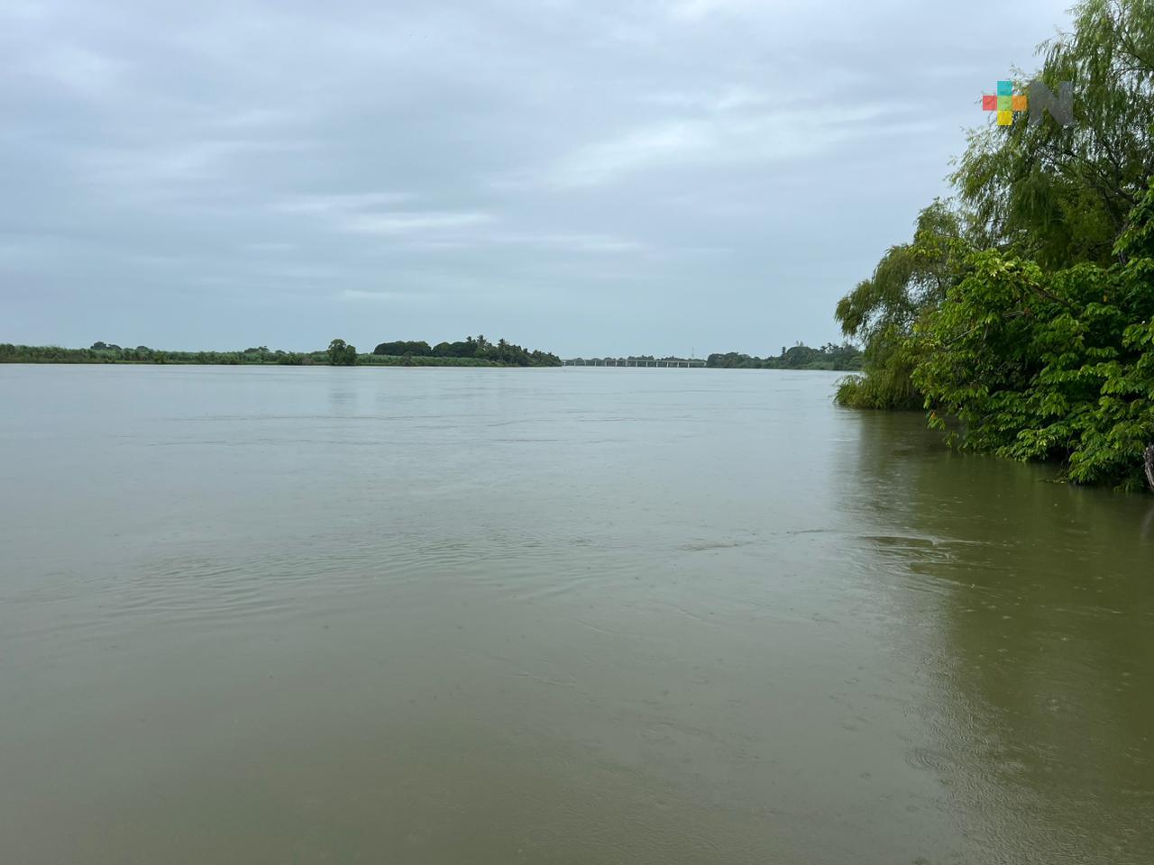 Sube nivel del río Papaloapan; realizan desfogues en presas de la cuenca alta